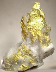 Gold Deposits on Crystalline Quartz